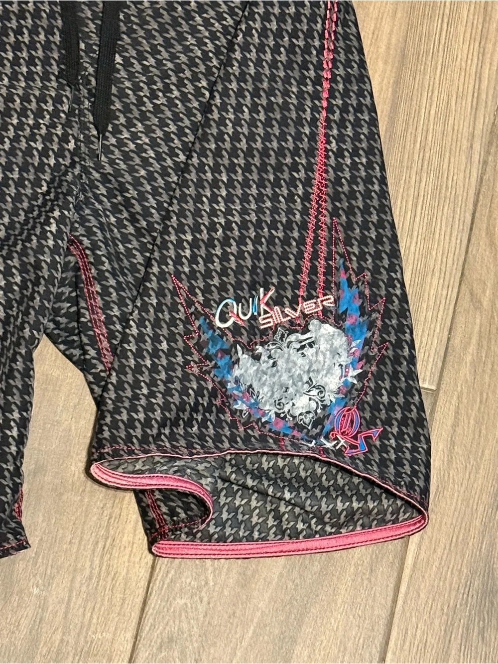 Vintage Quicksilver Black & Pink Graphic Boardshorts